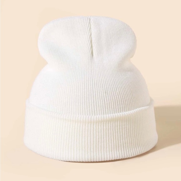 Winter Beanie ❄️ - Picture 7 of 9